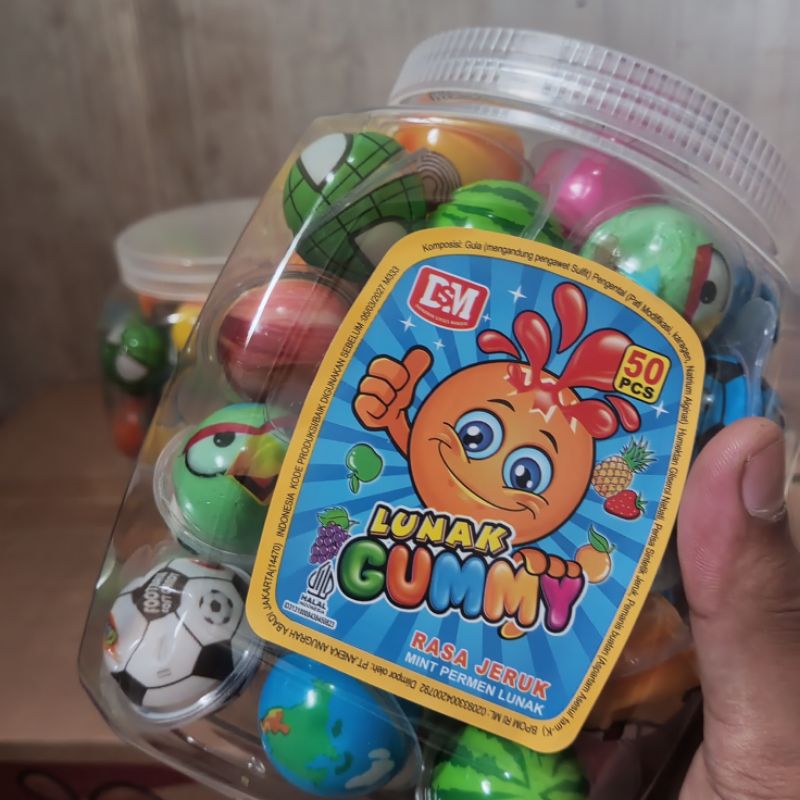 

DSM permen lunak gummy bola bulat mata isi 50 pcs 1 toples