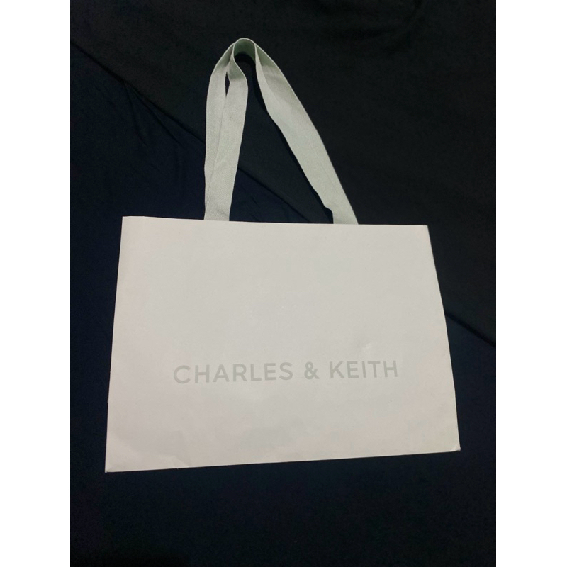 

Paperbag Charles & Keith CK