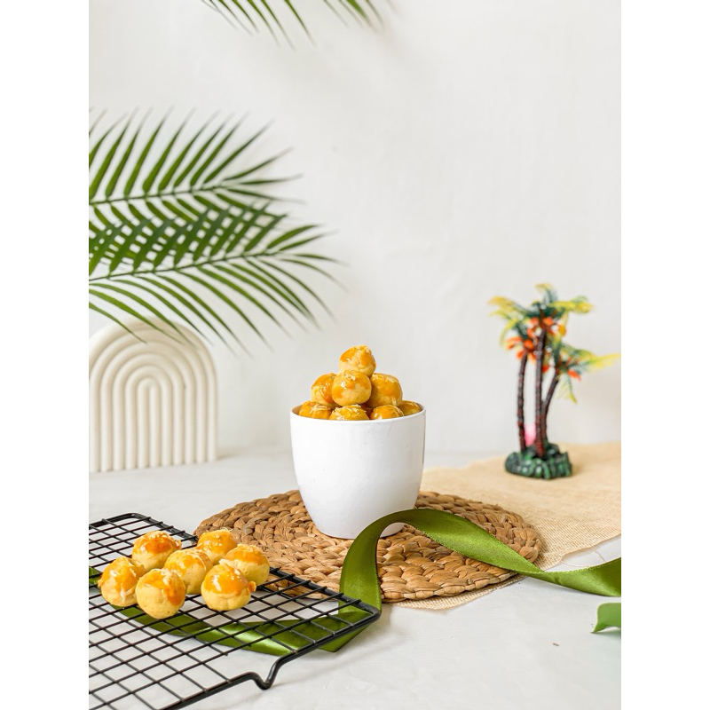 Nura Nastar Keju 1kg Olesan Madu Murni