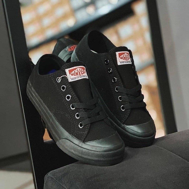Ventela Low Basic Full Black Hitam Polos Sepatu Pria Original 100% Casual Shoes