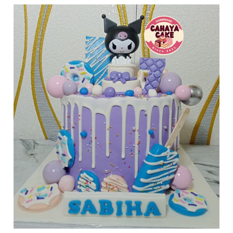 

Kuromi Cake / Kue Ulang Tahun Kuromi / Kue Ultah Custom Sanrio