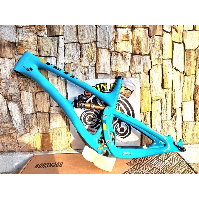 New YETI SB6T Enduro Carbon Size L