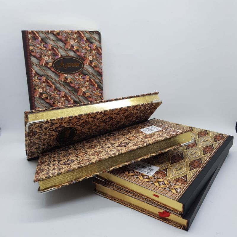 

Buku Agenda Kiky Batik List Emas A5