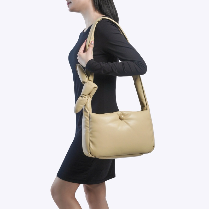 EVB* Shoulder Bag Yomra