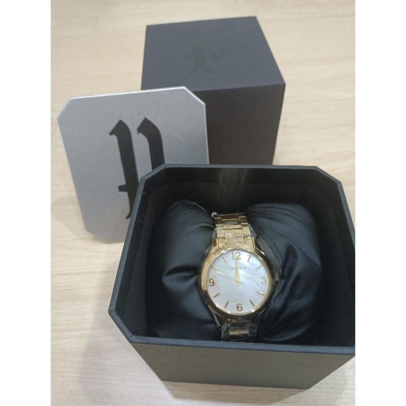 Jam Tangan POLICE Wanita Bahan Metal Besi Gold