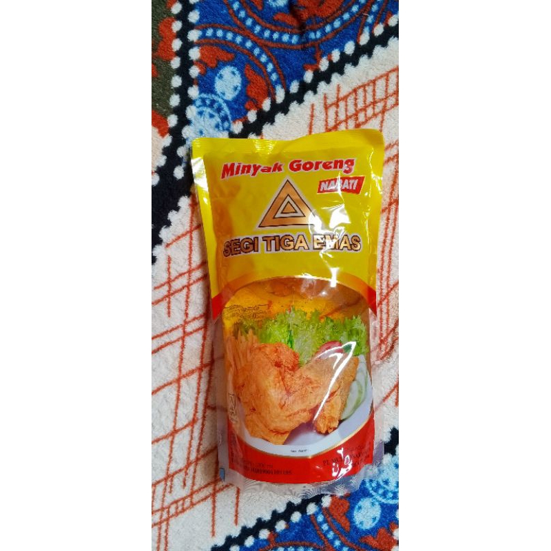 

minyak goreng SEGI TIGA EMAS /1 LITER/STOCK TERBATAS/EXPIRED MASIH LAMA