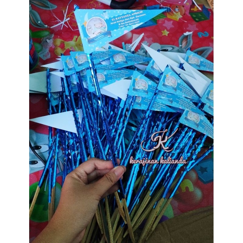 bendera aqiqah + gagang bambu / kartu nama aqiqah + bambu