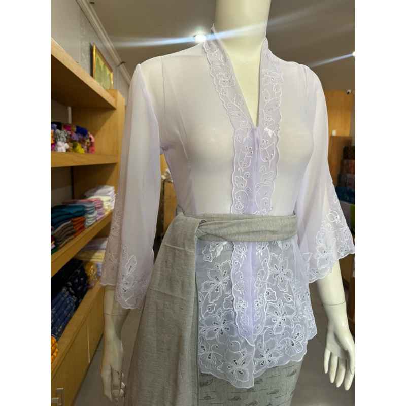 kebaya bordir kerah lipat size M di tambah payet