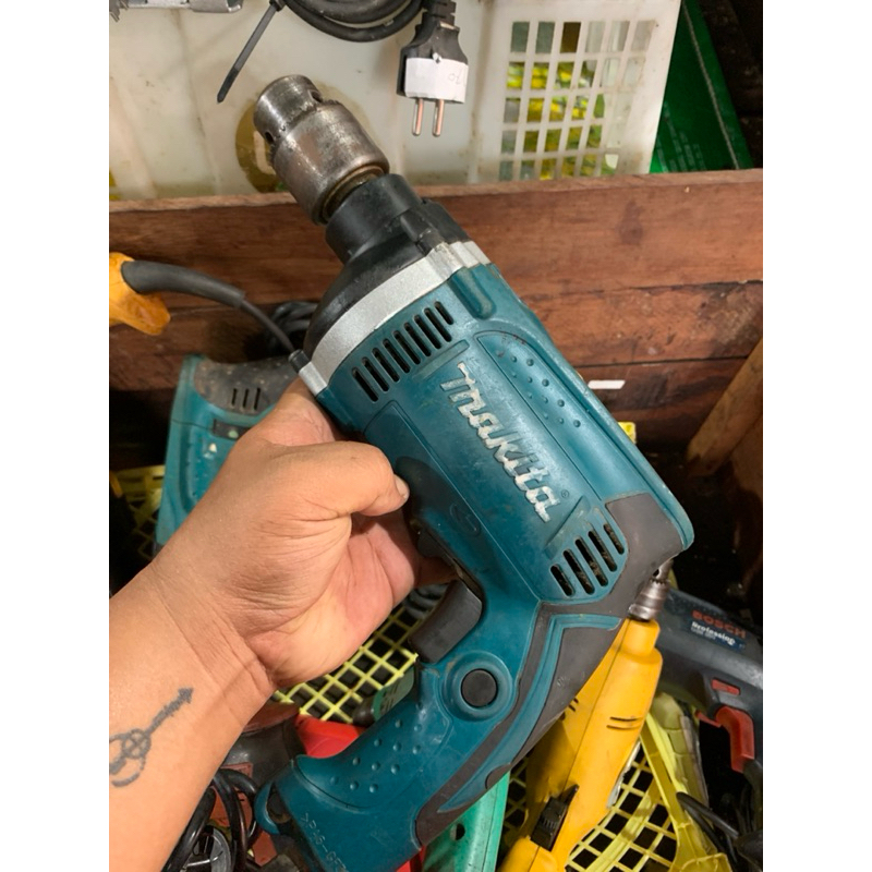 Bor makita tipe Hp1630 bekas