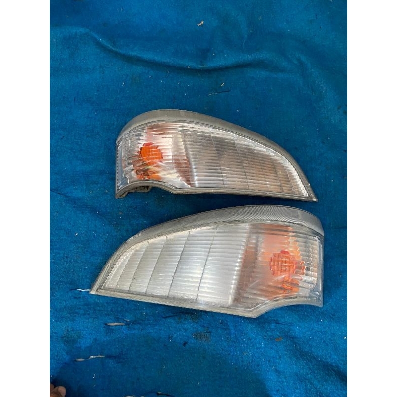 Lampu sein sen depan Mitsubishi canter original
