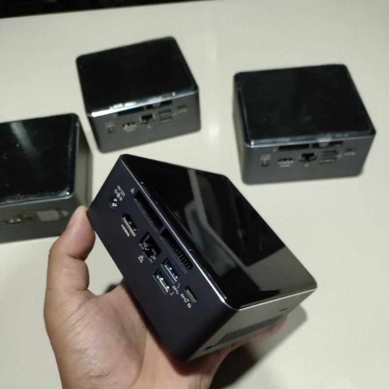 PC mini Intel NUC i3 gen 7