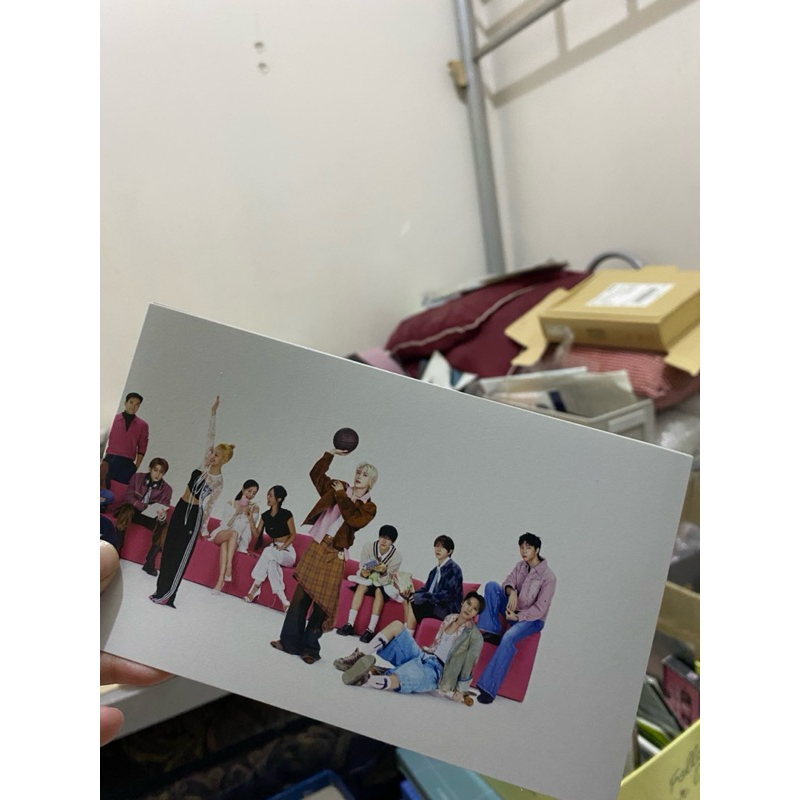 

SMTOWN 2025 OFFICIAL BOOKLET DARI ALBUM (RARE)