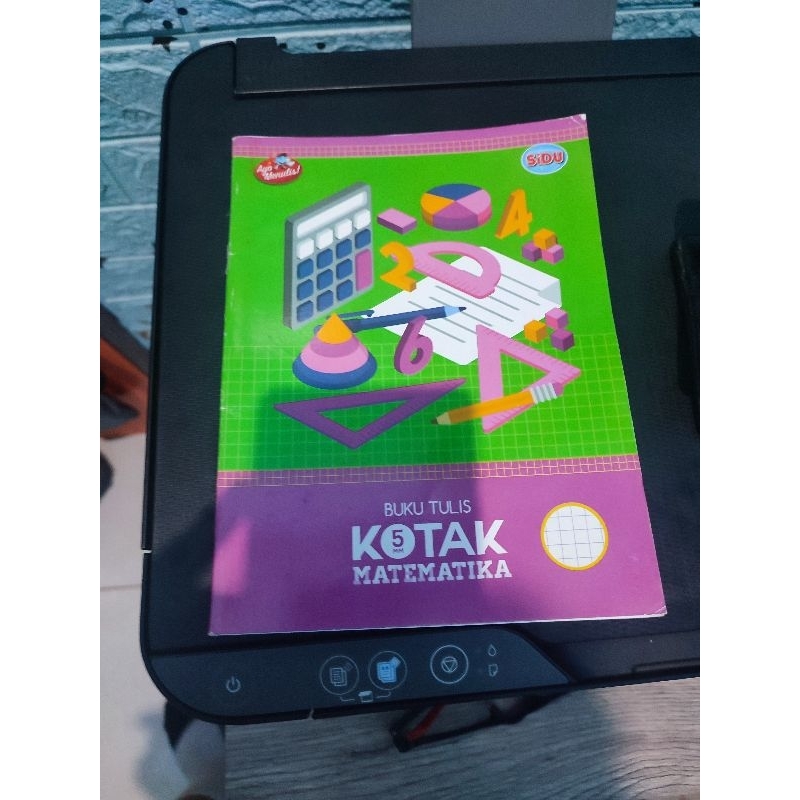 

Buku Kotak Kotak