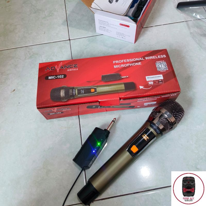 MIC 102 ADVANCE WIRELESS BATERAI CHARGER