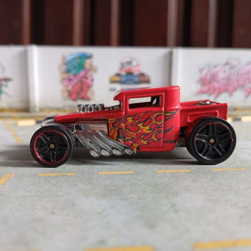 Hot wheels hotwheels loose junk bone shaker merah red