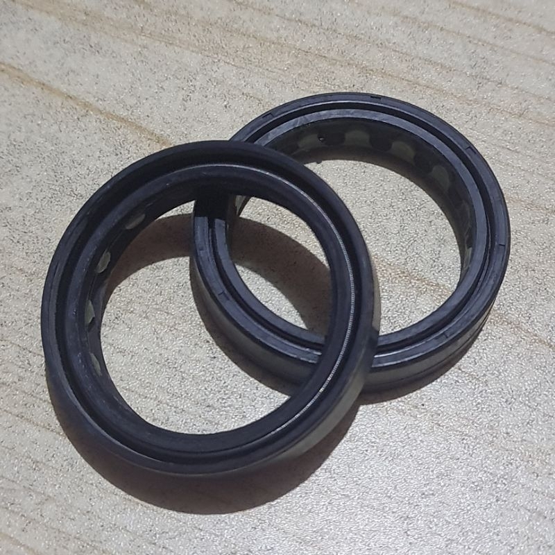 (2 PCS) SEAL SHOCK DEPAN SUZUKI RM125 250 450 RMZ250 RMZ450 DRZ400SM (47×58-11)