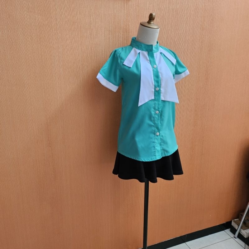 atasan kemeja wanita hijau muda M cewek lengan pendek