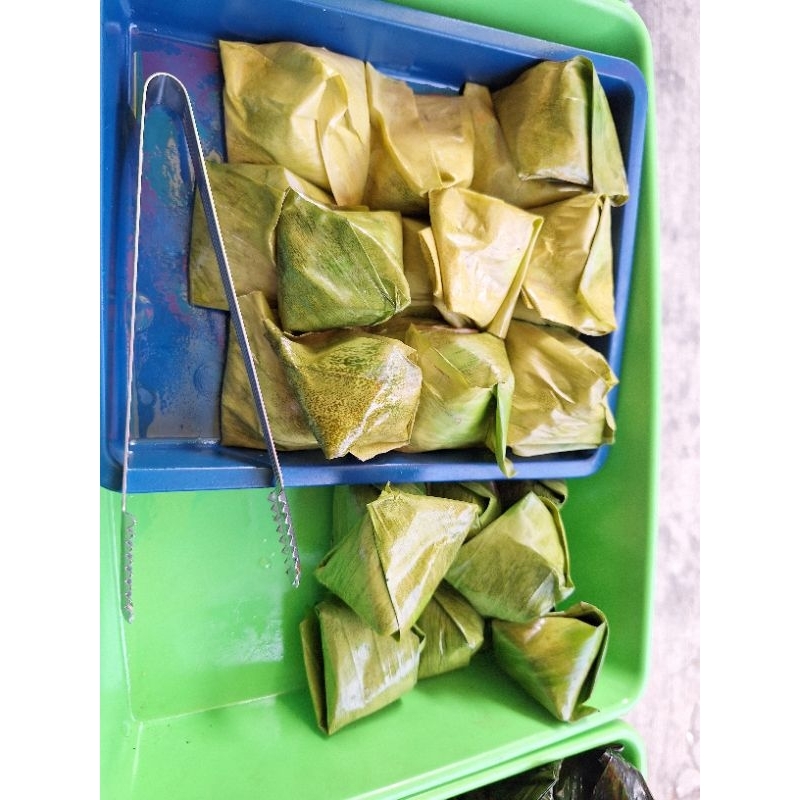 

kue bugis isi kelapa atau kacang hijau