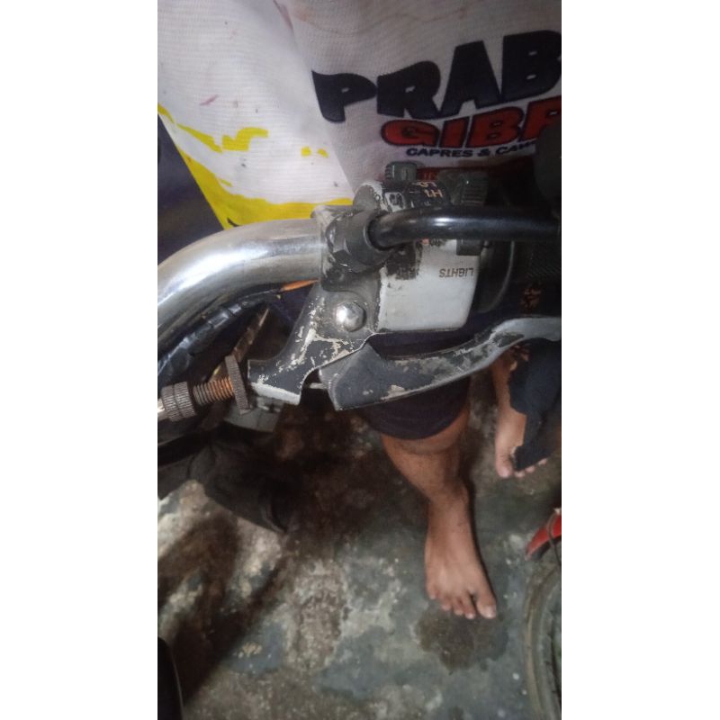 holder kiri suzuki trs