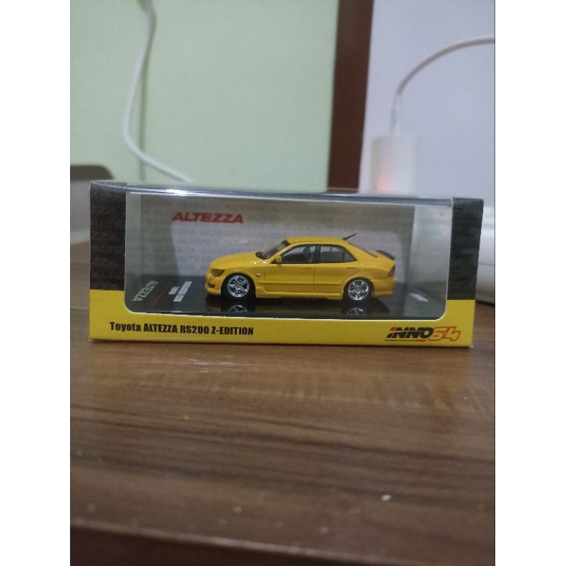 inno64 - toyota altezza RS200 Z edition kuning sealed segel
