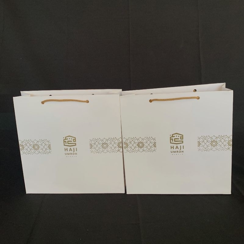 

Paperbag Haji Umrah Premium Ukuran Ideal P19 L6 T19 - Praktis & Elegan!