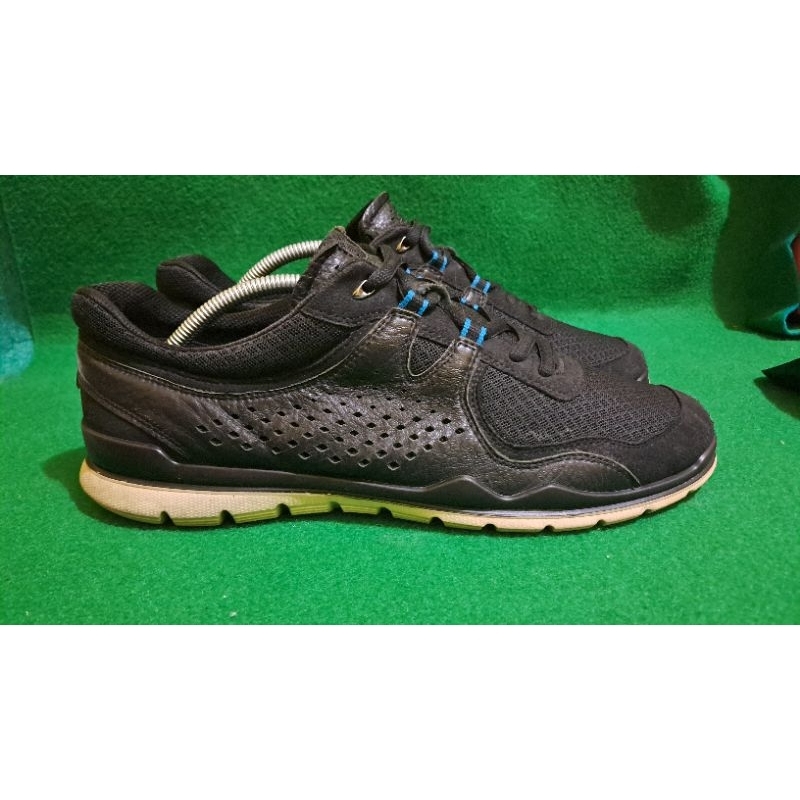 Ecco sepatu pria sneakers size 44