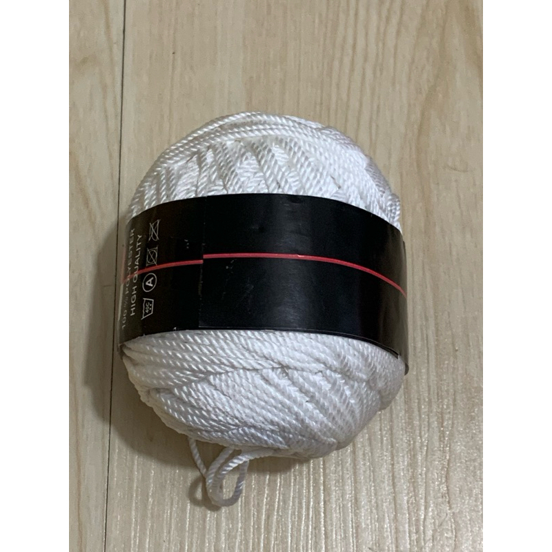 benang rajut nylon putih