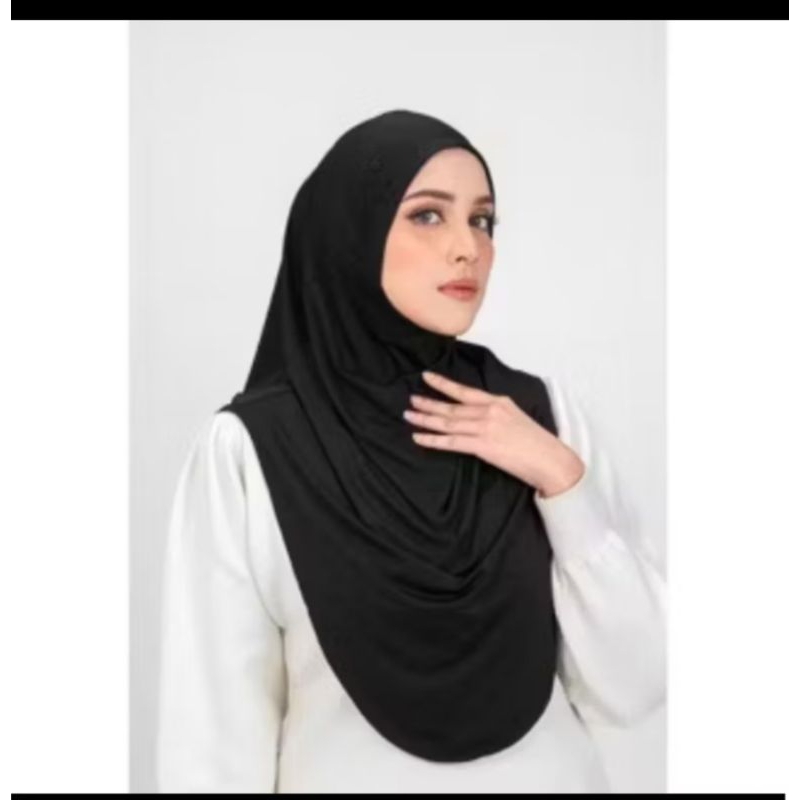 buttonscarves active slip on.