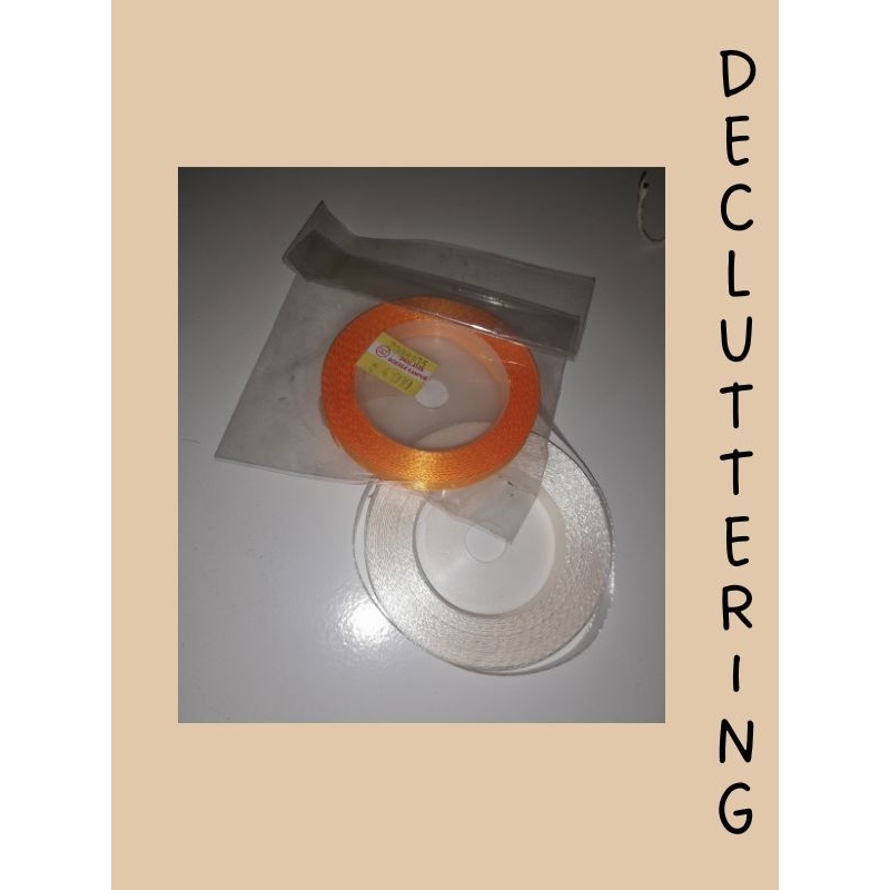 

Pita Satin Kuning dan Putih ¼ cm atau 0,25 sentimeter untuk Kerajinan Bouquet atau Kado