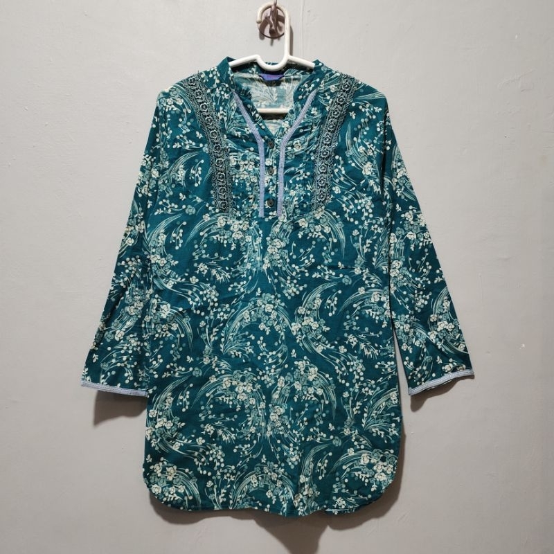 LA BOTUANG Tunik tosca tunik floral mididress bunga kecil putih putik pakaian muslim tunik dress hij