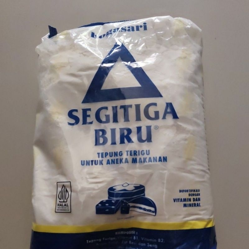 

Tepung Terigu Bogasari Segitiga Biru 1 Kg