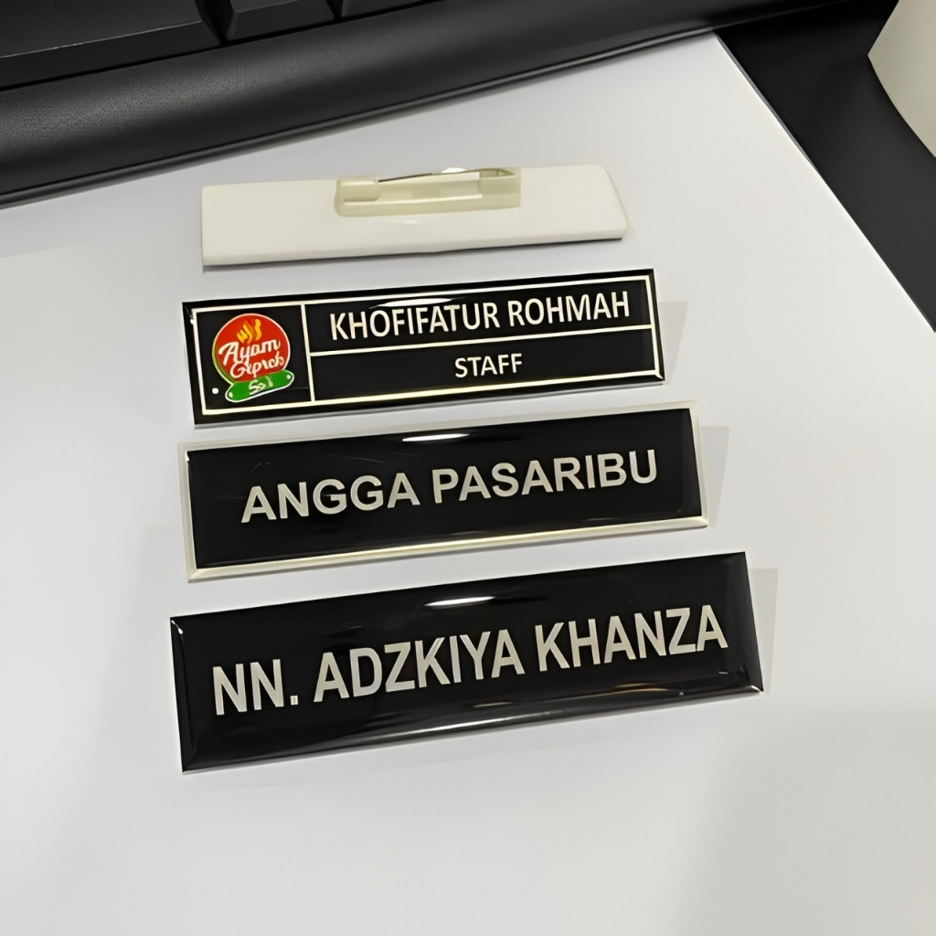 

Name Tag Papan Nama Dada Akrilik Magnet Peniti / Bisa Satuan