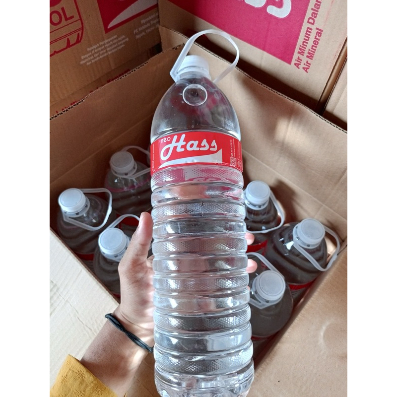 

Neo Hass ukuran 1.415 ml setara 1,5 L 1 dus isi 12 botol