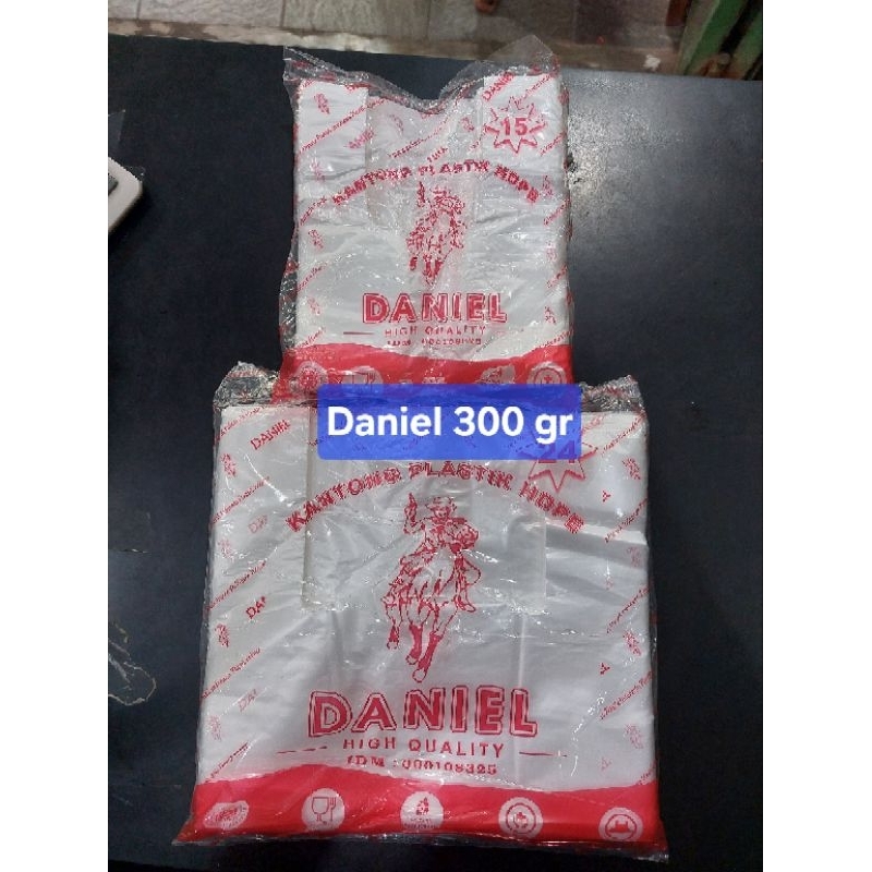 HD kresek bening daniel merah 300 gr