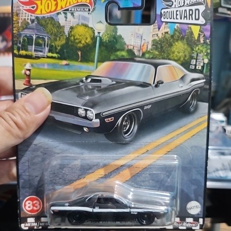 hotwheels premiuman dodge charger