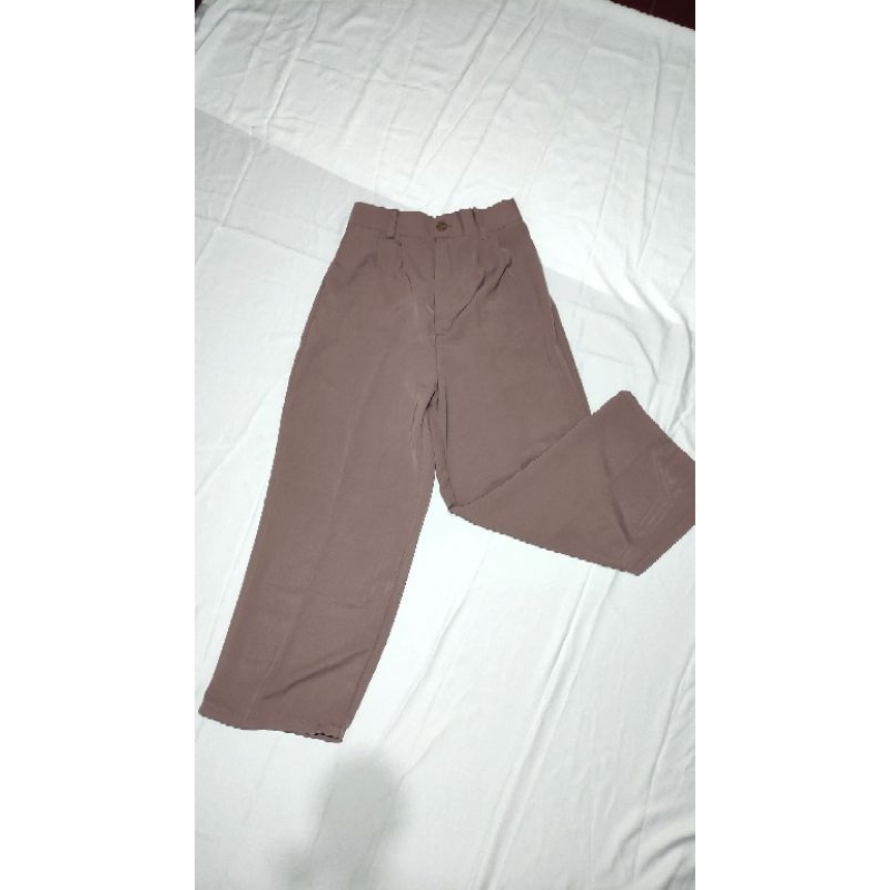 Celana loose pants frappuccino preloved