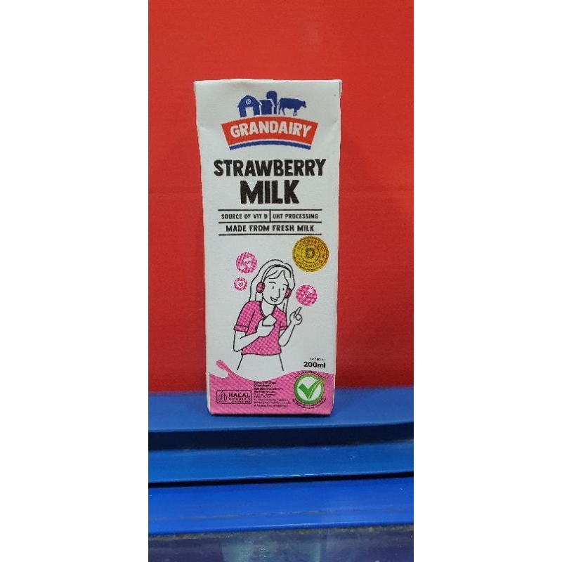 

Grandairy susu UHT made from fresh Milk 200ml