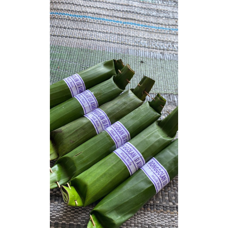 

Bonggolan Khas Weru Gresik. Cireng ikan enak digoreng hangat.