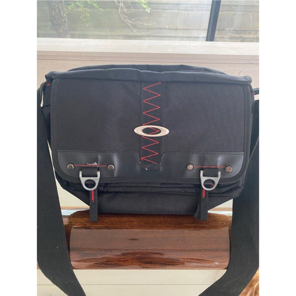 Original dan asli tas sling bag merek Oakley