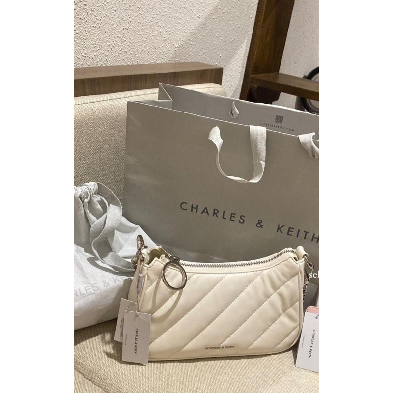 PRELOVED Like New ツ Charles N Keith White Bag