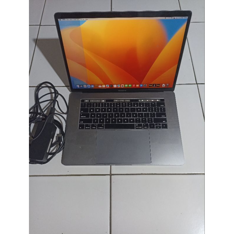 Macbook Pro 2017 15inch 16/256 Core i7 Touchbar Ex Digimap
