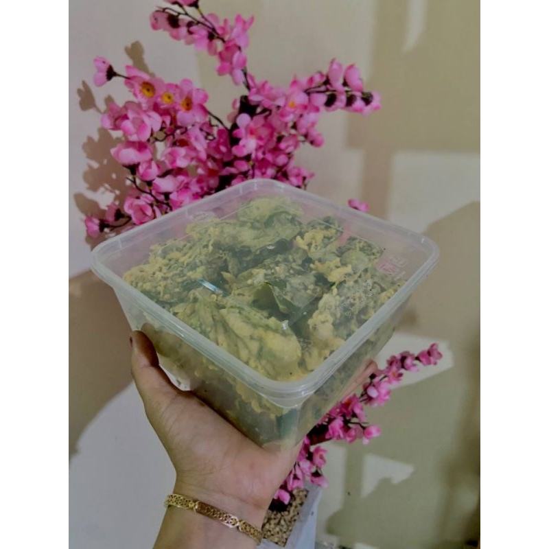

Keripik Bayam Tumpi Rebon Kemasan tepak lebih safety anti remuk