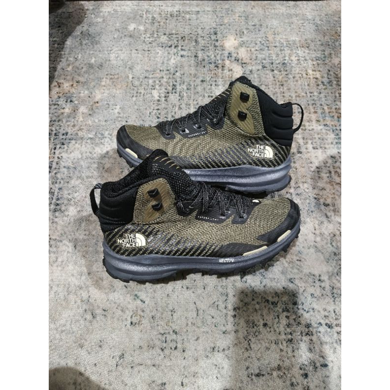 The North Face Vectiv Fastpack Futurelight Mid Shoes Sepatu Gunung Hiking TNF