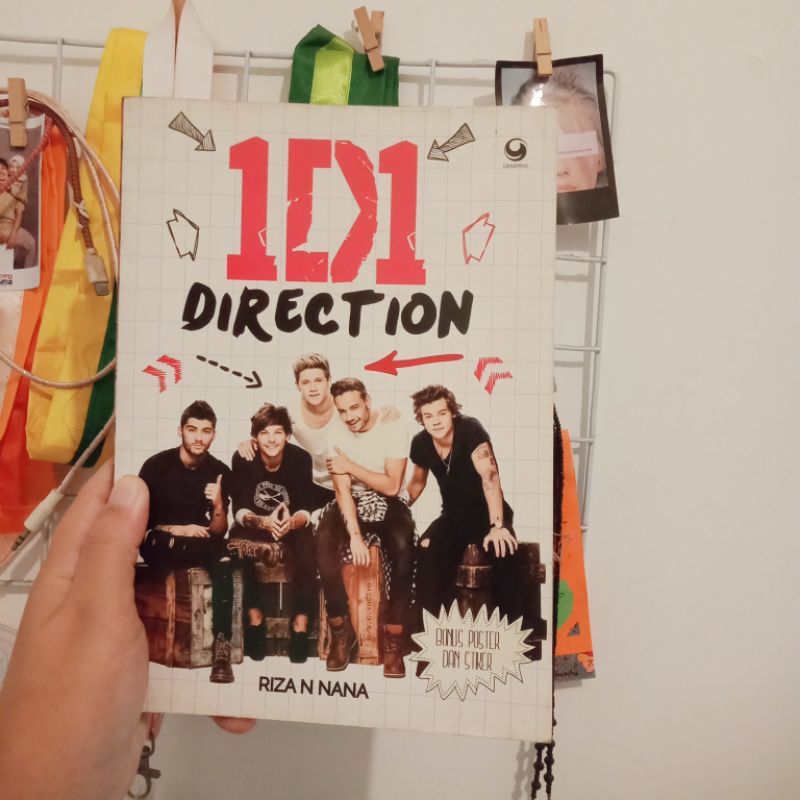 PRELOVED MAJALAH ONE DIRECTION edisi 2015 include poster