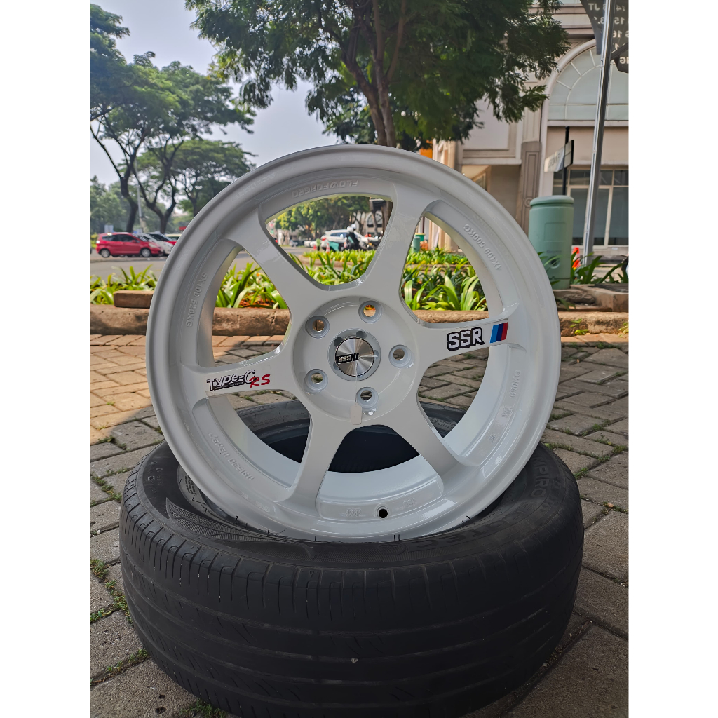VELG MOBIL SSR TYPE C RING 17 UNTUK XPANDER,HRV DLL LEBAR 75 LUBANG 5X114,3 WARNA PUTIH