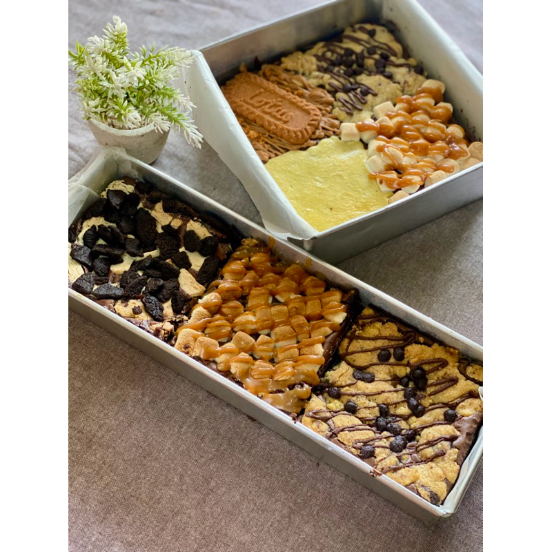

Fudgy Brownies Mix 3 Rasa Size 30x10cm