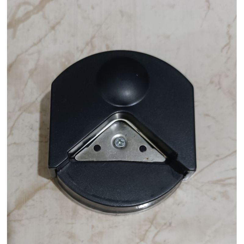 

Corner rounder