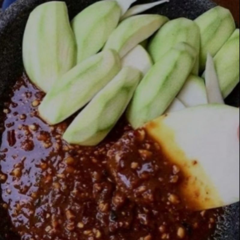 

mangga muda bumbu kacang