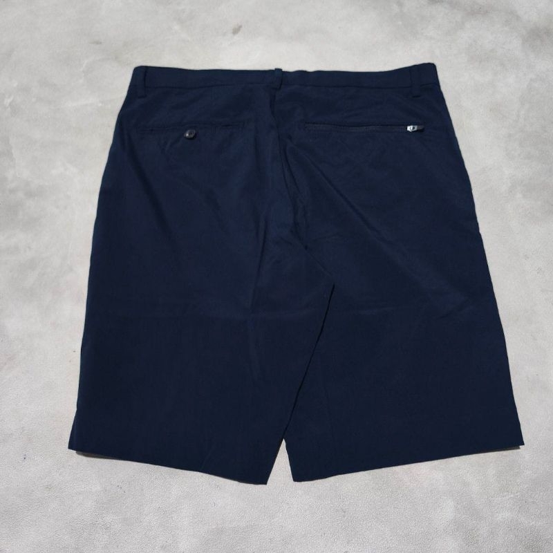 Celana pendek pria uniqlo Navy