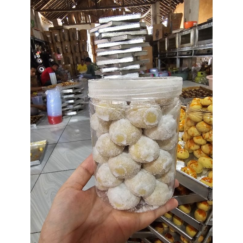 

Kue Putri Salju